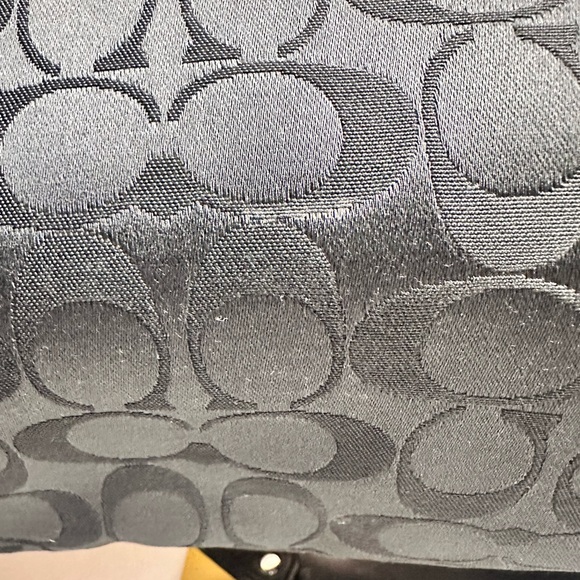 COACH Ashley Signature Carryall Shoulder Bag -GUC - Picture 5 of 15